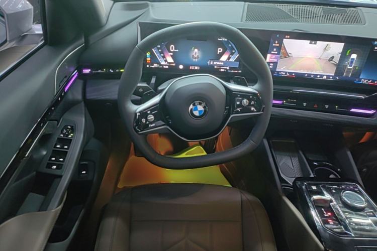 Used BMW 5 Series 2024 525Li Luxury Package Steering Wheel