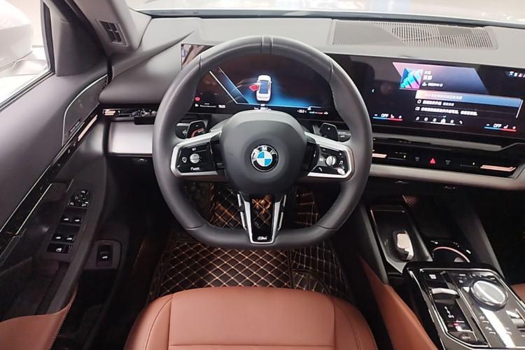 Used BMW 5 Series 2024 525Li M Sport Package Steering Wheel