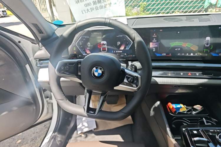 Used BMW 5 Series 2024 525i M Sport Package Steering Wheel