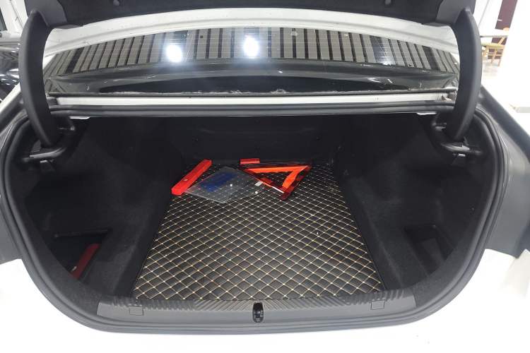 Used BMW 5 Series 2024 525Li M Sport Package Trunk