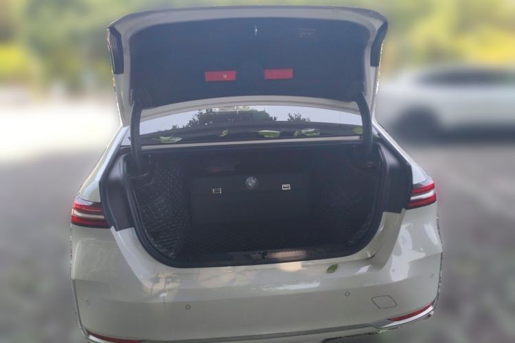 Used BMW 5 Series 2024 530Li Luxury Package Premium Edition Trunk