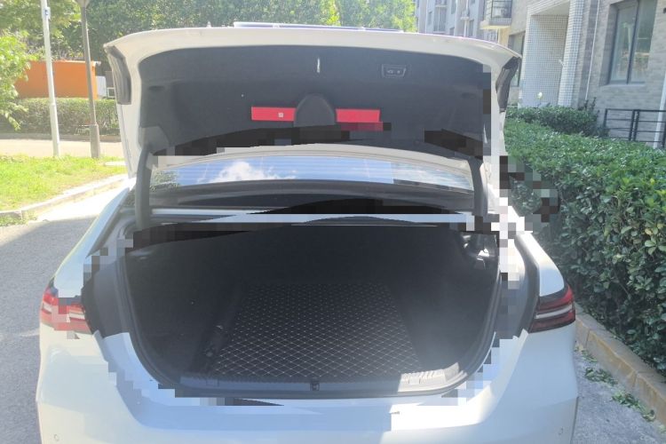 Used BMW 5 Series 2024 530Li Leading Luxury Package Trunk