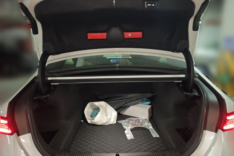 Used BMW 5 Series 2024 530Li Luxury Edition M Sport Package Trunk