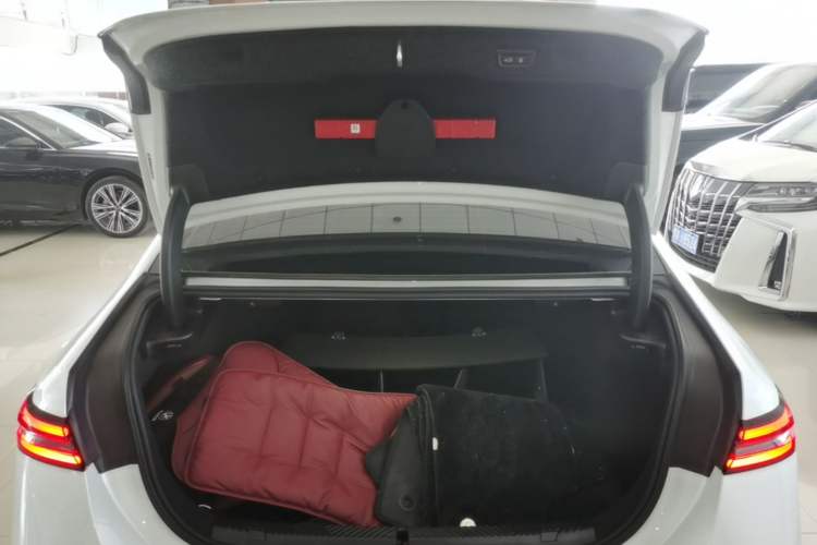 Used BMW 5 Series 2024 530i Luxury Edition M Sport Package Trunk