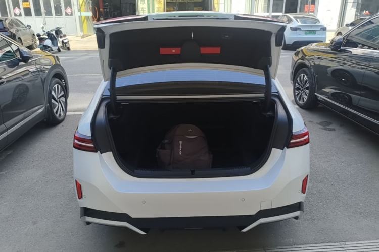 Used BMW 5 Series 2024 525Li M Sport Package Trunk