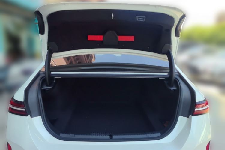 Used BMW 5 Series 2024 525Li M Sport Package Trunk