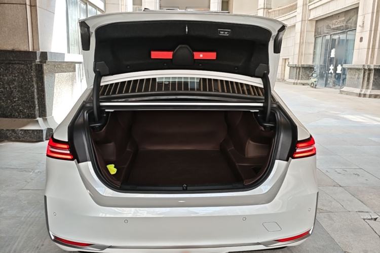 Used BMW 5 Series 2024 530Li Leading Luxury Package Trunk