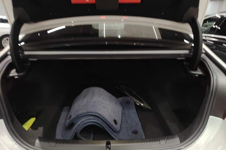 Used BMW 5 Series 2024 530Li Luxury Edition M Sport Package Trunk