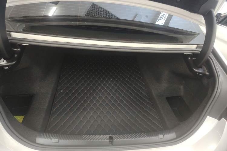 Used BMW 5 Series 2024 530Li Leading Model M Sport Package Trunk