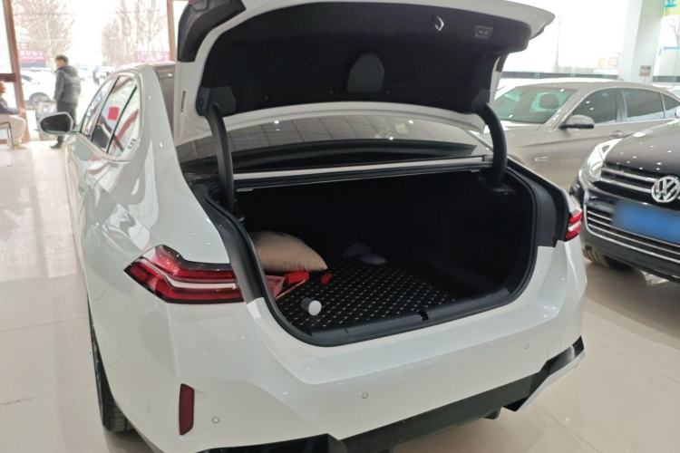 Used BMW 5 Series 2024 530Li Luxury Edition M Sport Package Trunk