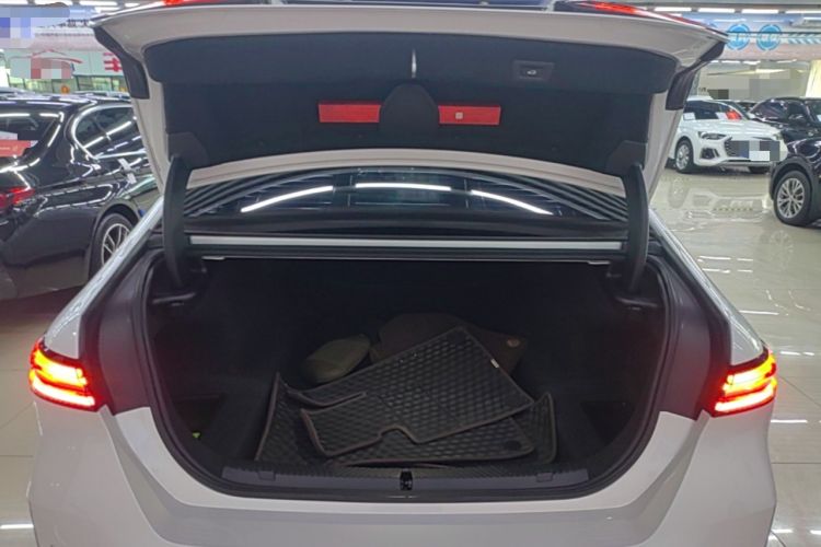Used BMW 5 Series 2024 525Li Luxury Package Trunk