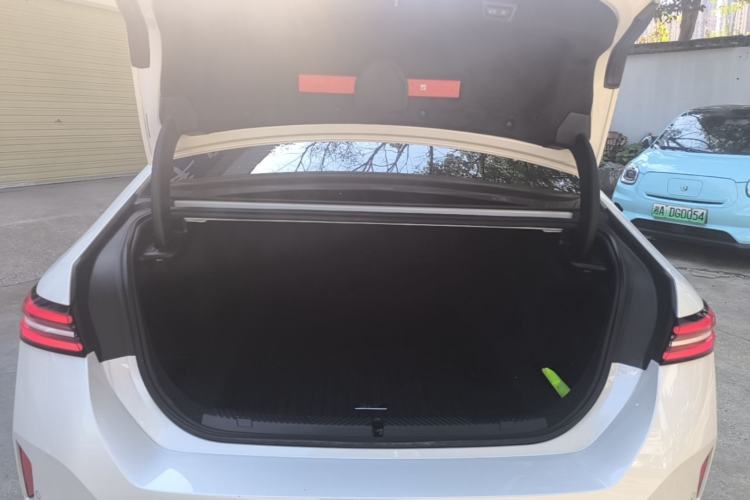 Used BMW 5 Series 2024 530Li Luxury Edition M Sport Package Trunk