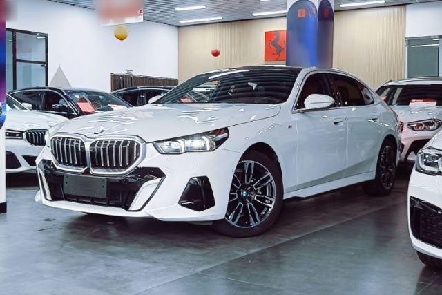 Used BMW 5 Series 2024 525Li M Sport Package