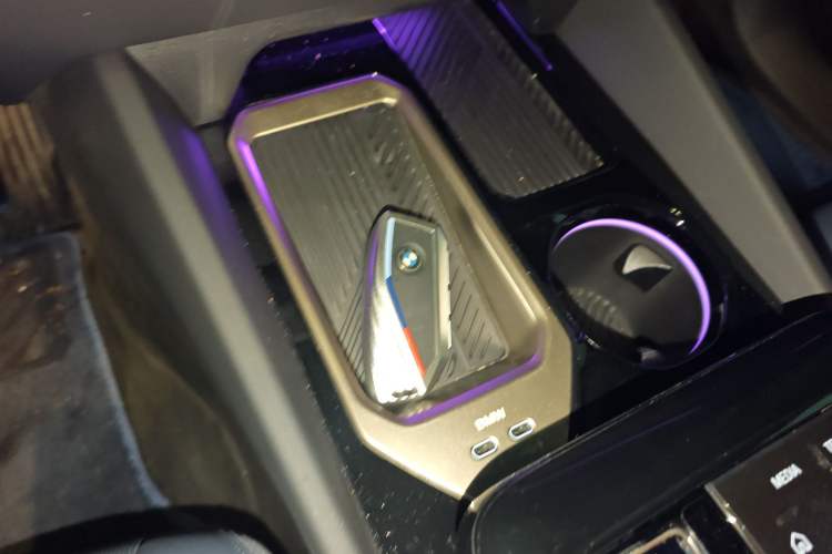 Used BMW 5 Series 2024 530Li Luxury Edition M Sport Package Vehicle Key