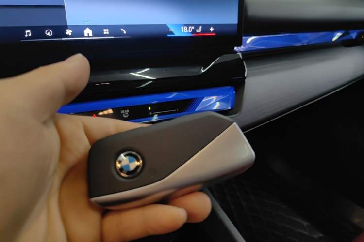 Used BMW 5 Series 2024 530Li Leading Luxury Package Vehicle Key