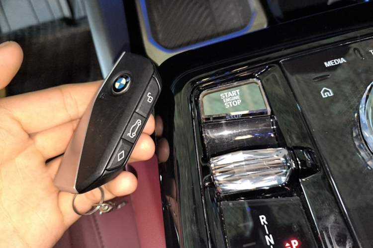 Used BMW 5 Series 2024 530Li Luxury Edition M Sport Package Vehicle Key
