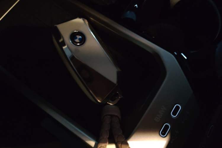 Used BMW 5 Series 2024 530Li Luxury Edition M Sport Package Vehicle Key