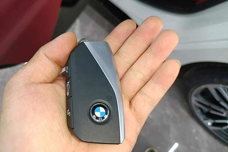 Used BMW 5 Series 2024 525i M Sport Package Vehicle Key