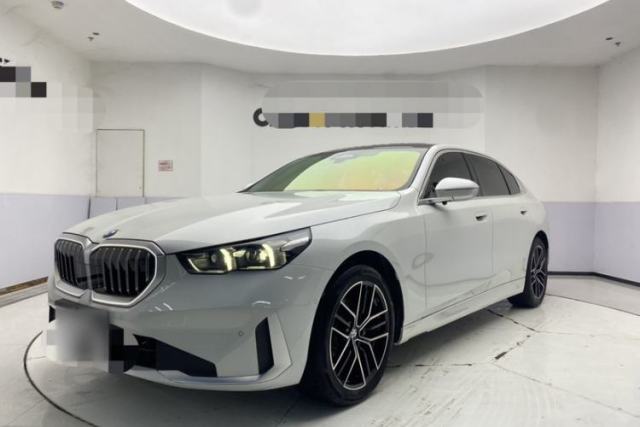 Used BMW 5 Series 2024 525Li Luxury Package