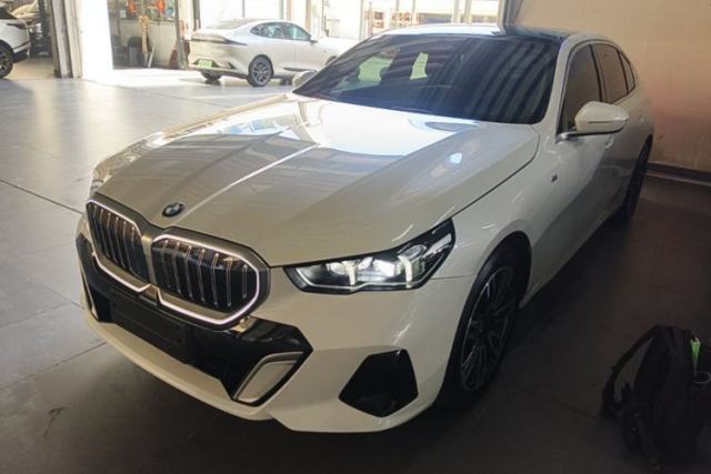 Used BMW 5 Series 2024 525Li M Sport Package