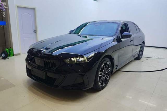 Używany BMW 5 Series 2025 525Li M Sport Package