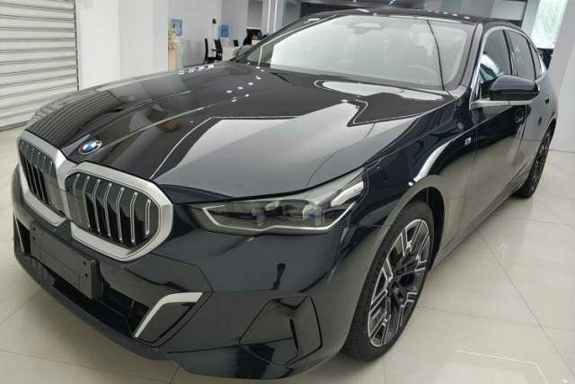 Used BMW 5 Series 2025 530Li Luxury Edition M Sport Package