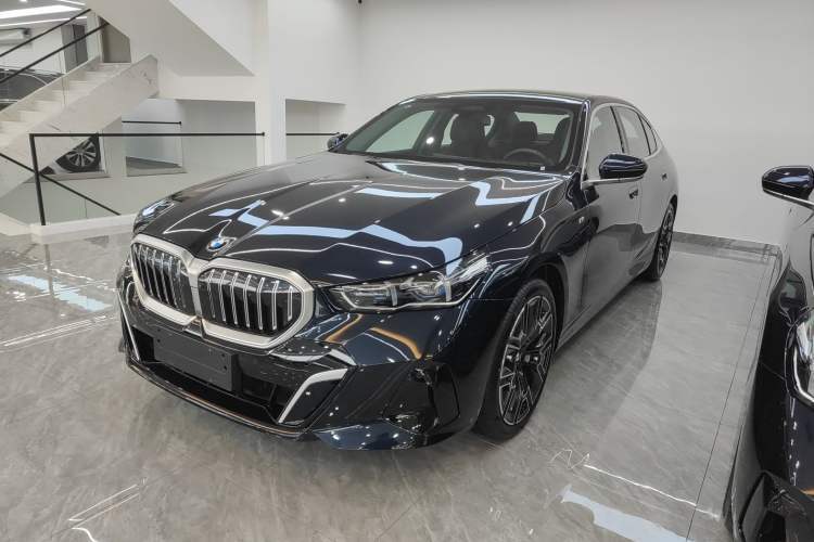 Used BMW 5 Series 2025 530Li Luxury Edition M Sport Package Guazi used car, China used car export, Used car for sale, Used  cars, Cheapest cars for sale