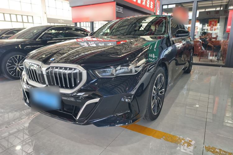 BMW 5 Series 2025 530Li Leading Model M Sport Package