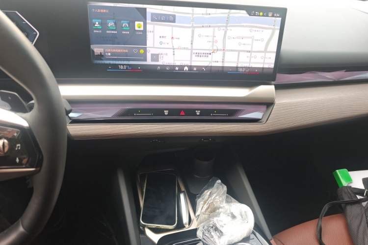 Used BMW 5 Series 2025 530Li Luxury Edition Premium Package Audio And AC Panel