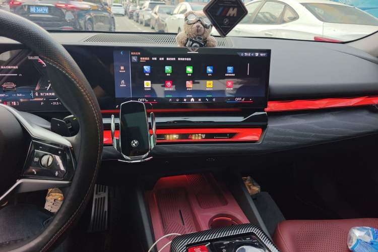 Used BMW 5 Series 2025 530Li Leading Edition Luxury Package Audio And AC Panel