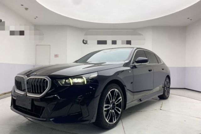 BMW 5 Series 2025 530Li Leading Model M Sport Package usado