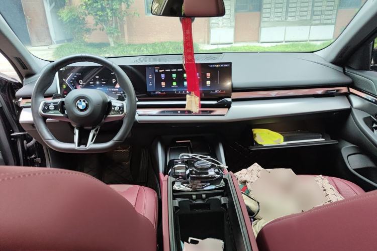 Used BMW 5 Series 2025 525Li M Sport Package Center Console