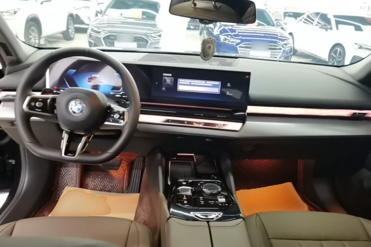 Used BMW 5 Series 2025 530Li Leading Model M Sport Package Center Console