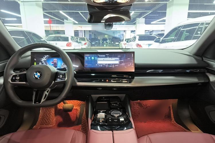 Used BMW 5 Series 2025 530Li Leading Model M Sport Package Center Console