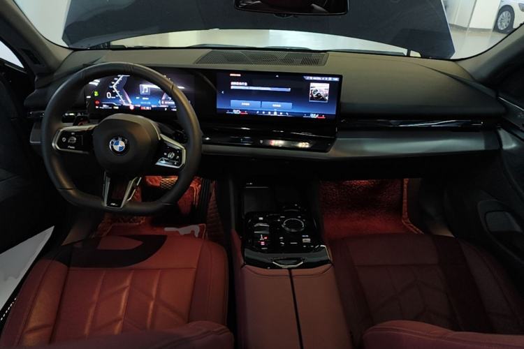 Used BMW 5 Series 2025 530Li Leading Model M Sport Package Center Console
