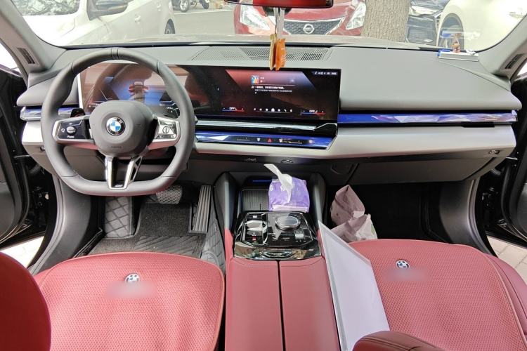 Used BMW 5 Series 2025 525Li M Sport Package Center Console