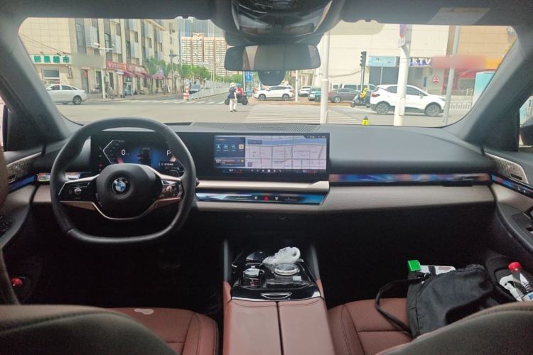 Used BMW 5 Series 2025 530Li Luxury Edition Premium Package Center Console