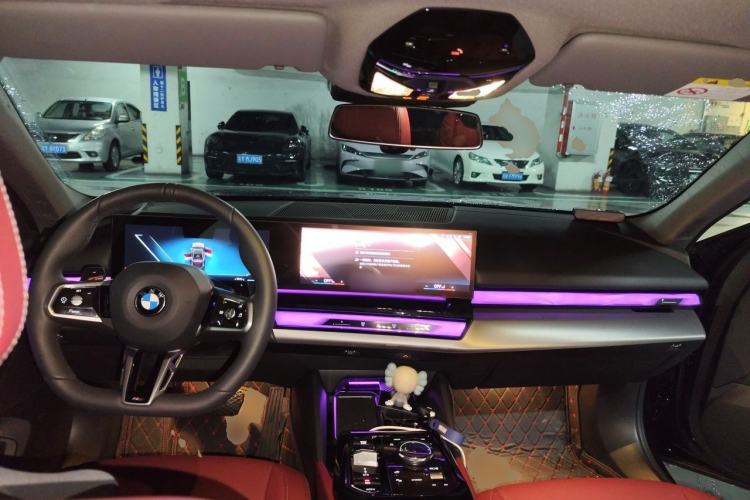 Used BMW 5 Series 2025 525Li M Sport Package Center Console