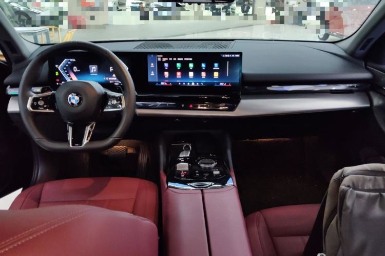 Used BMW 5 Series 2025 530Li Leading Model M Sport Package Center Console