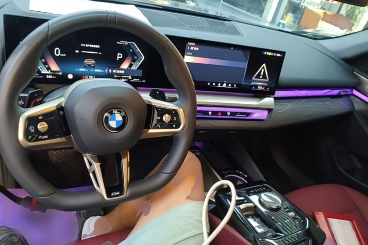 Used BMW 5 Series 2025 530Li Leading Model M Sport Package Center Console