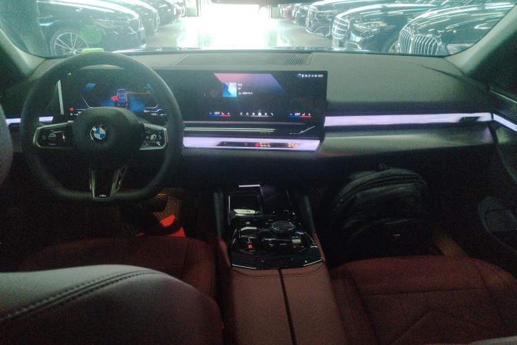 Used BMW 5 Series 2025 530Li Leading Model M Sport Package Center Console