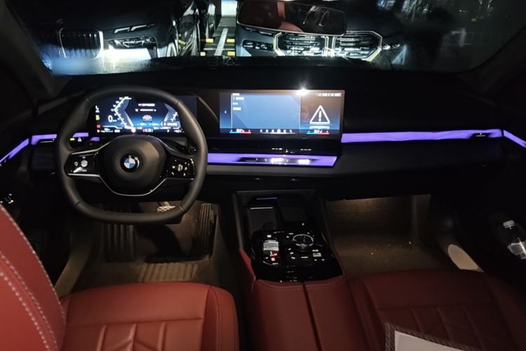 Used BMW 5 Series 2025 525Li Luxury Package Center Console