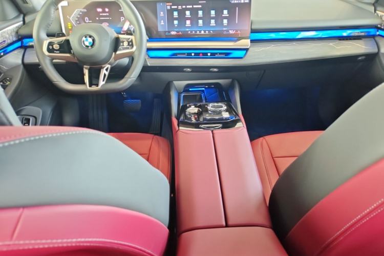 Used BMW 5 Series 2025 530Li Luxury Edition M Sport Package Center Console