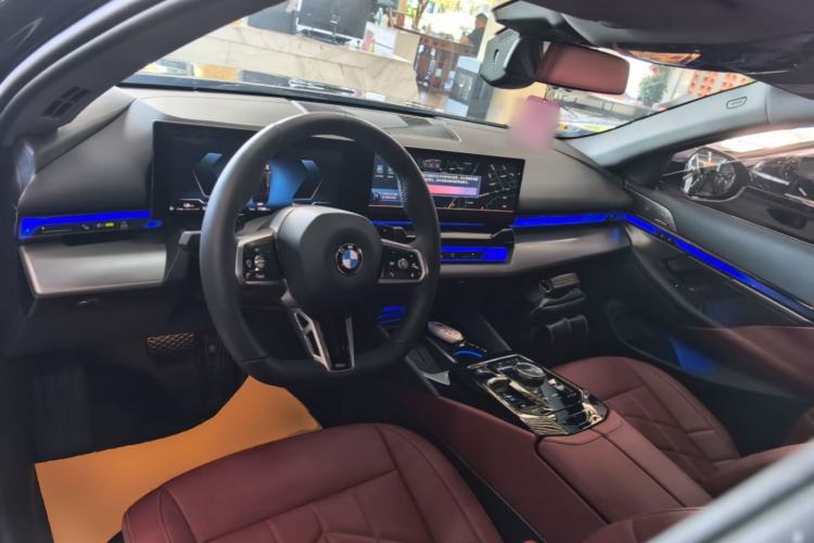 Used BMW 5 Series 2025 530Li Leading Model M Sport Package Center Console