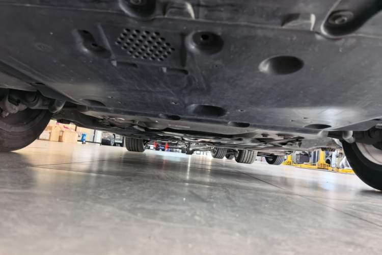 Used BMW 5 Series 2025 530Li Leading Model M Sport Package Chassis Front
