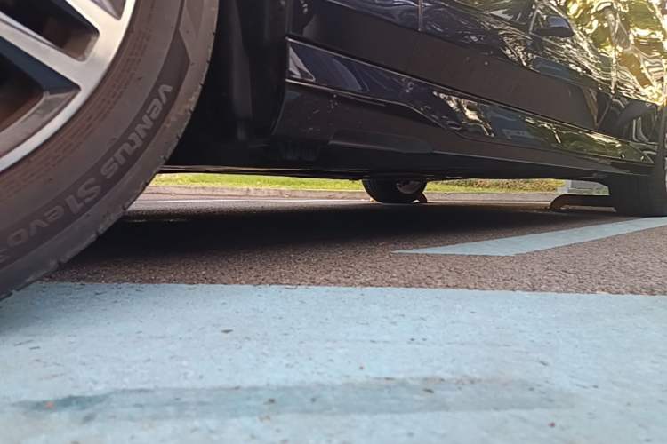 Used BMW 5 Series 2025 525Li M Sport Package Chassis Front Left