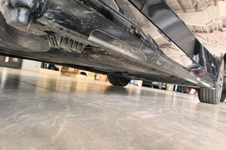 Used BMW 5 Series 2025 530Li Leading Model M Sport Package Chassis Front Left
