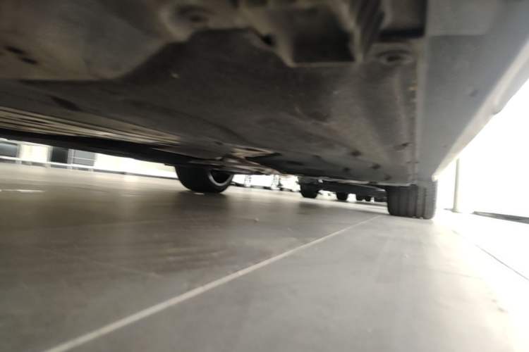 Used BMW 5 Series 2025 530Li Luxury Edition M Sport Package Chassis Front Left