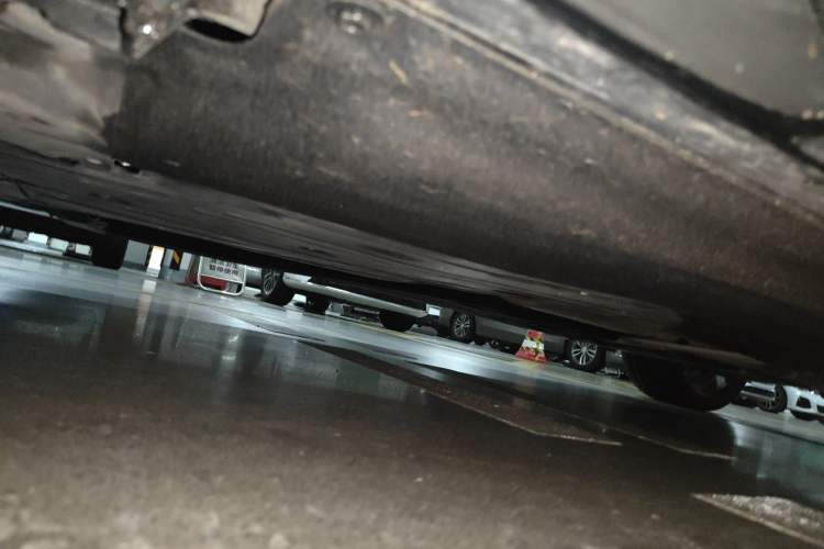 Used BMW 5 Series 2025 530Li Luxury Edition M Sport Package Chassis Front Left