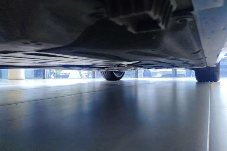 Used BMW 5 Series 2025 530Li Luxury Edition M Sport Package Chassis Front Left